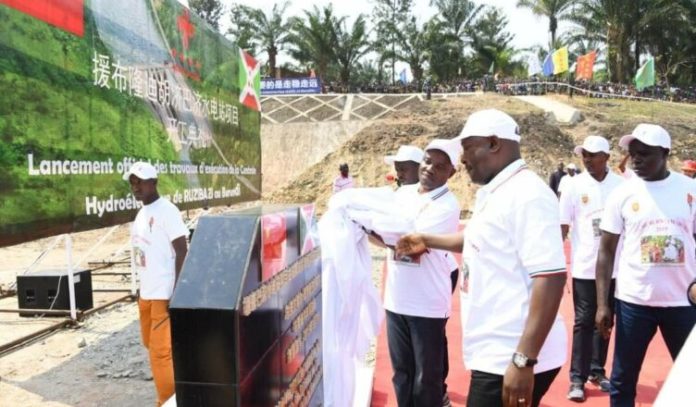 EE5eim2U0AIySJA-752x440-1